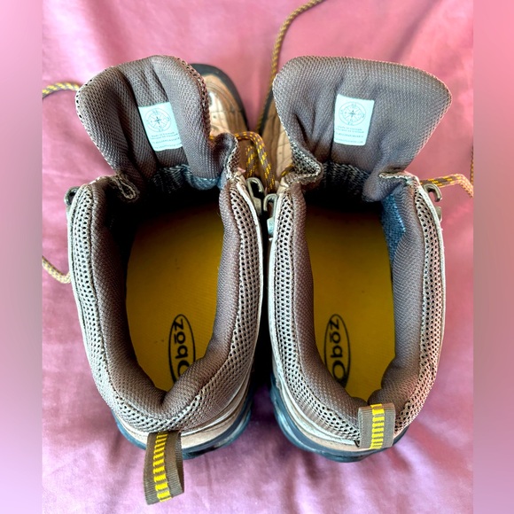 🥾EUC Oboz Waterproof Hiking Boots, Women’s size 10.5 (taupe w/ grey) - Picture 5 of 8